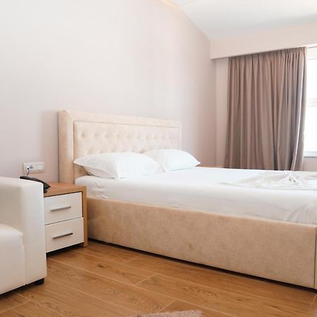 Ionian Hotel Ksamil Esterno foto